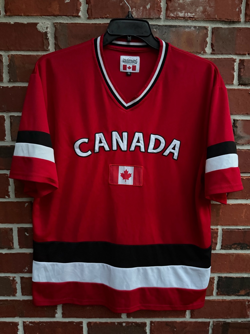 Snowcap Trading Men’s XXL Red V-Neck Maple Leaf Flag Canada Hockey Jersey P7